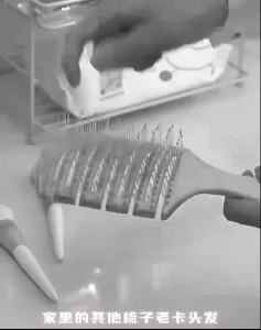 【PH-Diamond】Original Magic Retractable Massage Comb Self Cleaning Hair Brush Massage Anti-Static Comb Hair