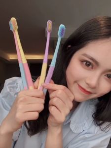 Sikat Gigi Soft Summer Cream: Sikat Gigi Dewasa Lembut Lucu