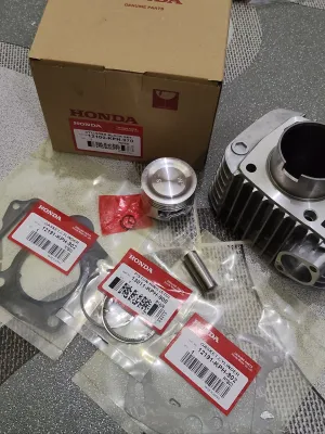 {KZ} HONDA GENUINE Cylinder block set for (Wave 125/ XRM 125 / RS 125) CARB TYPE STANDARD from Japan.