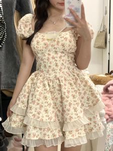 ชุดเดรสผู้หญิงสไตล์ฝรั่งเศสพร้อมโบว์ผีเสื้อและดอกไม้ กระโปรงทรงเอเอวสูง แขนสั้น ฤดูร้อน ปี 2023