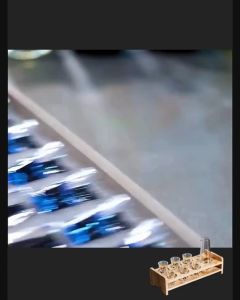 KỆ GỖ sang trọng của bộ set 6 ly uống rượu kèm cốc đong Z-Shine