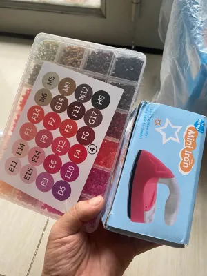 【Hạt nhựa ủi/Combo Đầy Đủ】Đồ Chơi Tự Làm Hạt Ủi Đầy Đủ Bản Ủi Móc Khóa Mẫu Mới Tổng Hợp 2.6mm Hạt Mini Xếp Hạt Bàn Ủi