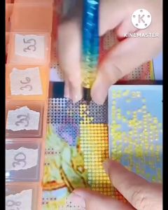 Tranh đính đá bình hoa ly (về tự đính) DD9453