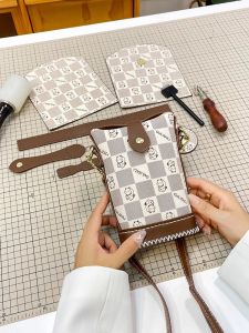 Printed Phone Bag DIY Hand-Woven Bag Tide Hand-Stitched Shoulder Bag Homemade Materials Messenger Bag Creative Gift