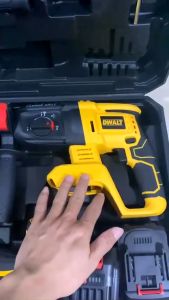 Bộ Combo 3 Trong 1 Gồm Máy Khoan Đục Bê Tông Máy Mài Và Máy Siết Bulong Dùng Pin 199V 2 Pin 15 Cell (Bảo Hành 1 Năm)