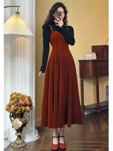 ชุดเดรสยาวผ้ากำมะหยี่สีน้ำตาลสไตล์วินเทจ ชุดเดรสยาวคลุมเข่าคอวีแขนกุด กระโปรงทรงเอ ชุดเดรสฤดูใบไม้ร่วงสำหรับผู้หญิง