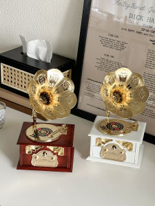Retro European Style Record Player Music Box: A Gift for Living Room & Office Decor