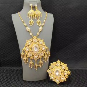 เซ็ตเครื่องประดับ สร้อย+ต่างหู+หัวเข็มขัด (ขายปลีก-ส่ง) มีหลายแบบให้เลือก สินค้าพร้อมจัดส่งจากประเทศไทย