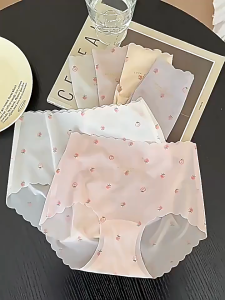 Celana Dalam Wanita Seamless Anti Nyeplak Motif Strawberry CD Lembut Tanpa Jahitan Celana Dalam Anti Gerah Semi Transparan Anti Nyeplak HHG