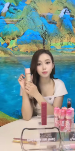 [BSIMONE Official Flagship Store] BSIMONE Silky Smooth Long-Lasting Foundation Lightweight and Comfortable Natural Coverage Brightening Long-Lasting without Dullness Breathable Moisturizing and Nourishing