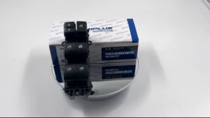 สวิทช์กระจกไฟฟ้า Toyota Revo รุ่น 2 / 4 ประตู หน้าขวา รุ่นธรรมดา ขายเป็นข้าง *กรุณาเลือกข้าง* #84040-28080 - 84040-29090