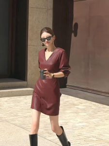 Váy Midi Dài Tay Thời Trang Bằng Da PU Màu Đỏ Cổ Điển Phong Cách Châu Âu Cho Nữ Mùa Thu 2025 Váy Chữ a Thon Gọn Eo Cao