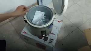 Nồi cơm điện Sharp KS-1800T dung tich 18lit hàng thái lan nồi cơm điện nồi cơm điện tử nồi cơm nồi cơm sharp nồi hầm sharp với thiết kế sang trọng tay cầm chắc trẵn lòng nồi được làm bằng hợp kim nhôm cao cấp