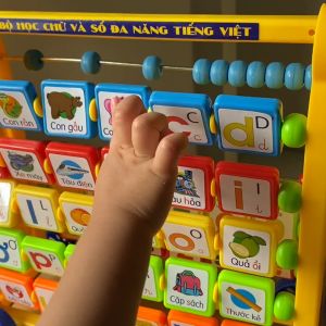 Gấu Con Chăm Học 8 in 1 - Kệ học chữ cái chữ số đa năng - Bé chơi và nhận biết đồ vật con vật số đếm từ 1 tuổi qua hình ảnh