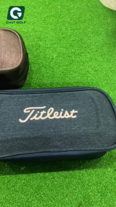 túi đựng đồ golf cầm tay Titleist Simple Athle Pouch mang đến vẻ ngoài sang trọng và tinh tế
