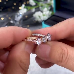 Cincin Titanium Anti Karat Wanita Emas Perak 925 Berlian Perhiasan Cincin Kawin Tik Tok Gaya yang Sama