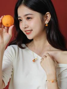 Chinese Ceramics Feng Shui New Year Gift for Girlfriend Original Design Alloy Gold Plated Silver Earring Post And Necklace Set