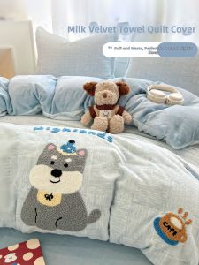 Kiss Dear | Winter Towel Embroidered Thick Milk Velvet Bed Cover 150x200x230cm