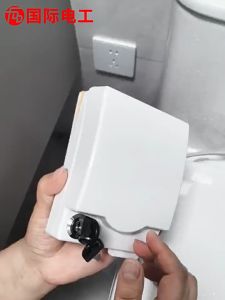 Heeman4u Waterproof Locking Switch Socket Cover With 2 Keys Protection Box Socket Bathroom Toilet IndoorPenutup Soket Suis Pengunci Kalis Air Dengan Kotak Perlindungan Loceng Pintu 2 Kunci Soket Tandas Bilik Mandi Dalaman防水锁定开关插座盖带2键保护盒插座浴室厕所室内