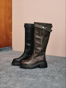 Toomanyshoes | Slim Thick Sole Riding Boots