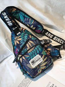 Fashionable Canvas Shoulder Bag Womens Crossbody Bag Floral Embroidery Leisure Style Casual Scene Suitable for Middle-Aged And Young People