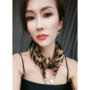 Khăn Choàng Cổ Nữ Thời Trang Màu Trơn Xếp Ly Có Khóa Từ Hình Ba Lê Đa Năng Giữ Ấm Cổ Mùa Thu Xuân Mùa Hè Hình Chữ Nhật