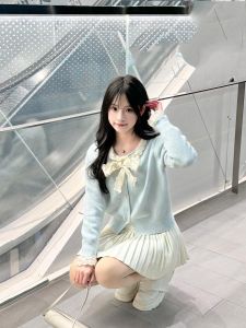 เสื้อสเวตเตอร์ถักคอวีแขนยาวสีน้ำเงินผ้าฝ้ายผสมคอตตอนผสมลูกไม้ผู้หญิงฤดูใบไม้ผลิและฤดูใบไม้ร่วงสไตล์ฝรั่งเศสหวานนุ่มเสื้อตัวบน