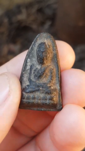 พระเนื้อผงหลวงปู่ทวด วัดช้างให้ จ.ปัตตานี สภาพเก่า (ไม่ทราบที่) องค์ที่2