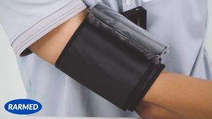 Máy đo huyết áp tự động không dây Omron HEM-7600T vòng bít thông minh