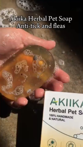 [Buy 1 Take 2] Akiika Herbal Pet Soap 200g for Dogs and Cats 100% Natural Handmade Sterilization Anti-Parasitic Deodorization Gift Pet Brush