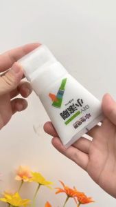 Con lăn sữa chữa tường 100g chai lăn sơn tường mini 100g màu trắng tuýp lăn trám tường màu trắng mini cầm tay tiện dụng