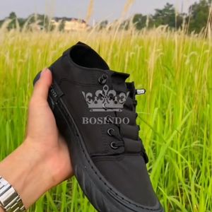 Sepatu Sneakers Kekinian Original Import Pria Model Terbaru Kualitas Terbaik