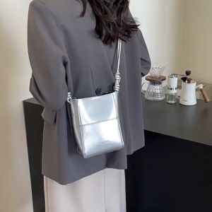 เวอร์ชั่นเกาหลี กระเป๋าสะพายข้างผู้หญิง หนังPU ความจุขนาดใหญ่ เรียบง่าย กระเป๋าถือ แฟชั่นสําหรับสตรี