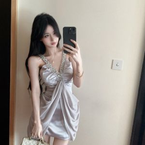 GUZILIAN | French Style V-Neck Diamond Embedded Womens Summer Dress Slim Fit Waist-Cinching Short Skirt Neckline Hanging Design High Sensuality