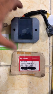 1 Sạc Honda xe tay ga SH Ý Nhập Hàng ( có dây )