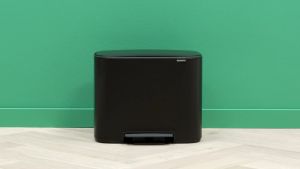 Brabantia ถังขยะ สแตนเลสแบบเหยียบทรงสี่เหลี่ยม BO Pedal Bin 2 Inner Buckets 11 + 23 L Matt Black