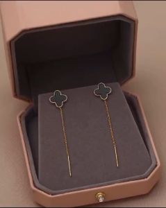 Anting Clover Titanium Wanita Anti Karat