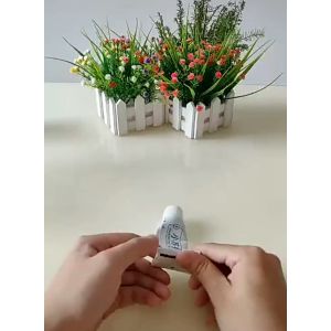Dụng cụ nặn kem đánh răng thông minh Y
