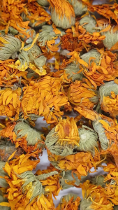 Marigold/Calendula Single Forage | No Furries Delights | Perfect Hay/Green Topper for Small Pet Animals & Birds