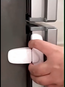 Home Refrigerator Fridge Freezer Door Lock Child Proof Refrigerator Latch Lock Baby Safety Child Lock T-Type Sealing Buckle Refrigerator Catch Child Lock Protector