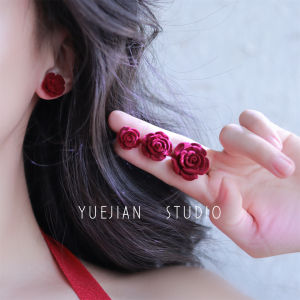 Elegant Retro สไตล์ฝรั่งเศสกํามะหยี่เต้นรําผ้าไหม Scarlet Rose ต่างหูผู้หญิง Silver Gold Plated เครื่องประดับอุปกรณ์เสริม