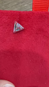 Poh Heng Jewellery 18K Pyramid Shine Earrings in White Gold