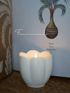 Yulan Open Plum Tea Scented Candle Gift Box Indoor Long Lasting Ceramic Shell Home Decor Fragrance Gift for Women And Friends