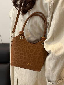 Fashionable Leopard Print Bucket Bag Womens Single Shoulder Crossbody Bag Stylish Autumn Winter New Arrival Handbag