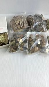 A2 เหล็กฉากTY2 สีรุ้ง 50x50x12mm หนา2mm รูเจาะ4รู ถุง100ชิ้น สำหรับยึดเข้ามุม ฟิตติ้งเฟอร์นิเจอร์ ฉากเข้ามุมDIY