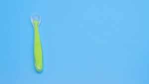 BELLASHOPJKT / SENDOK MAKAN BAYI SILIKON / SENDOK MAKAN SENSOR PANAS