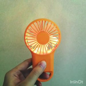 JUFOSIEN Mini Kipas Angin Portabel dengan Lampu RGB dan Gesper - Warna Layu Hitam