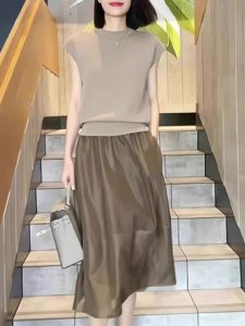 Trendy Summer Womens Top French Design Ice Silk Knitwear Off-Shoulder Sleeve