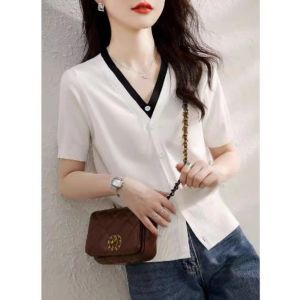   Outlet ฤดูร้อนผ้าไหมน้ําแข็งถักแขนสั้น T เสื้อผู้หญิงเปิดเสื้อสเวตเตอร์ถัก V คอตรงเสื้อผ้าทํางานหญิง Premium Silk Top