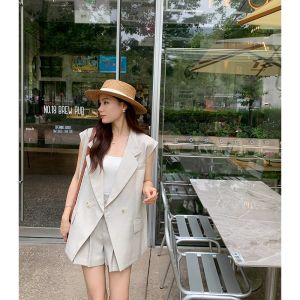 Classic Cotton Linen Set Womens Summer Vest Shorts Two-Piece Set Elegant Texture Fashionable Ensemble Cotton Linen Outfit
